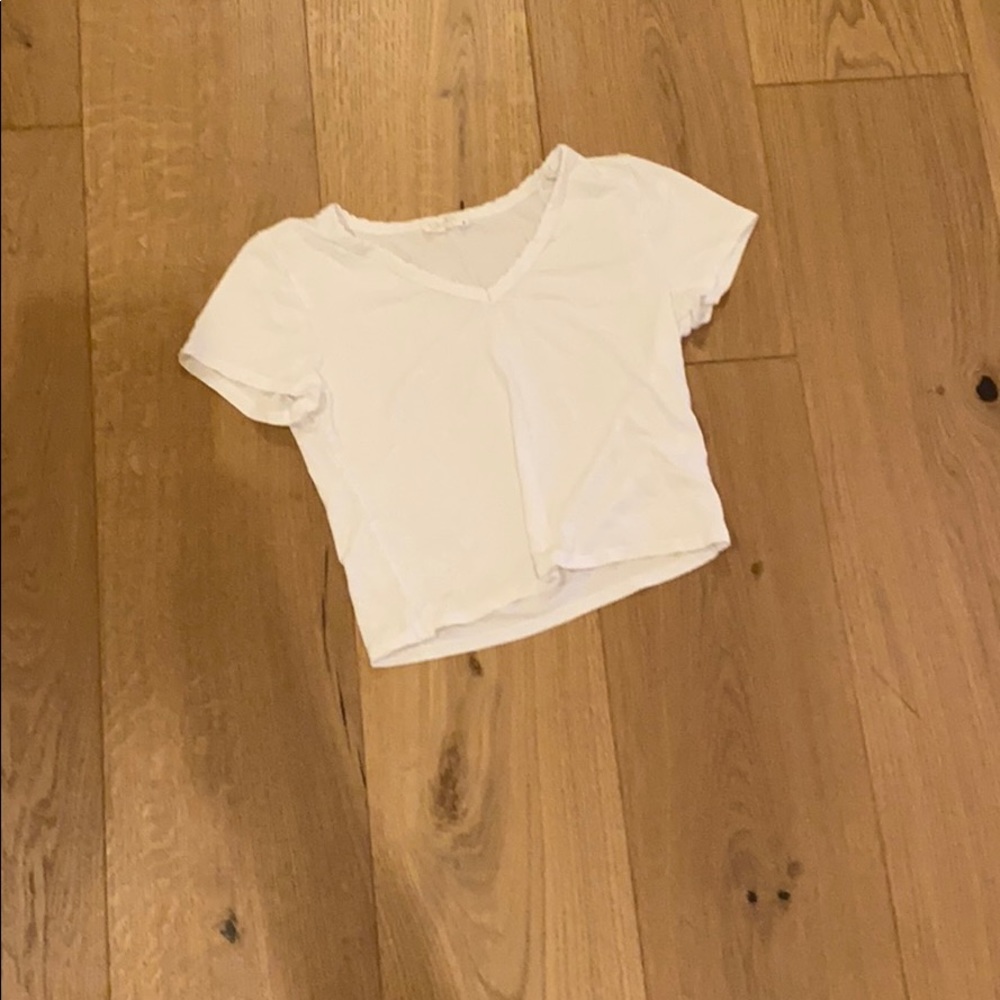 Tight, cropped v-neck, white tee